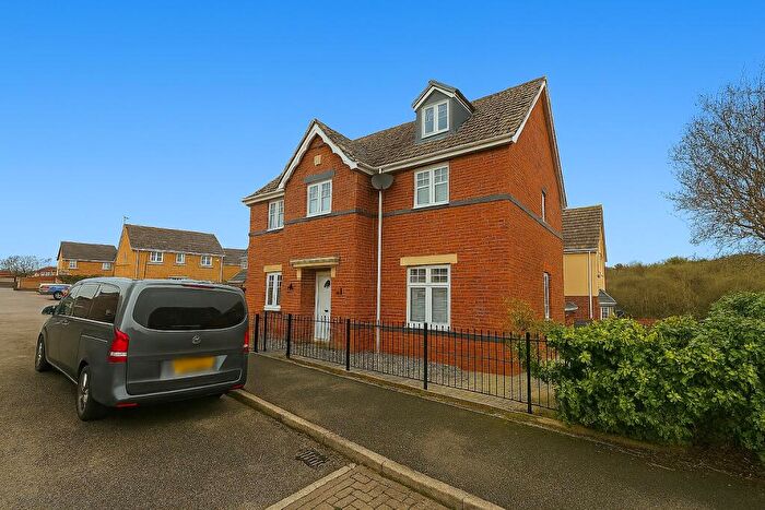 6 Bedroom House To Rent In Juniper Way, Bradley Stoke, Bristol, BS32