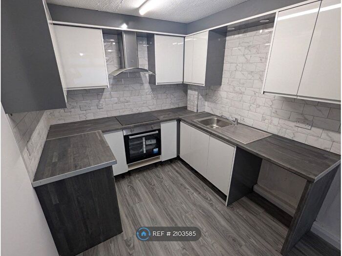 1 Bedroom Flat To Rent In Meldrum Street, Oldham, OL8