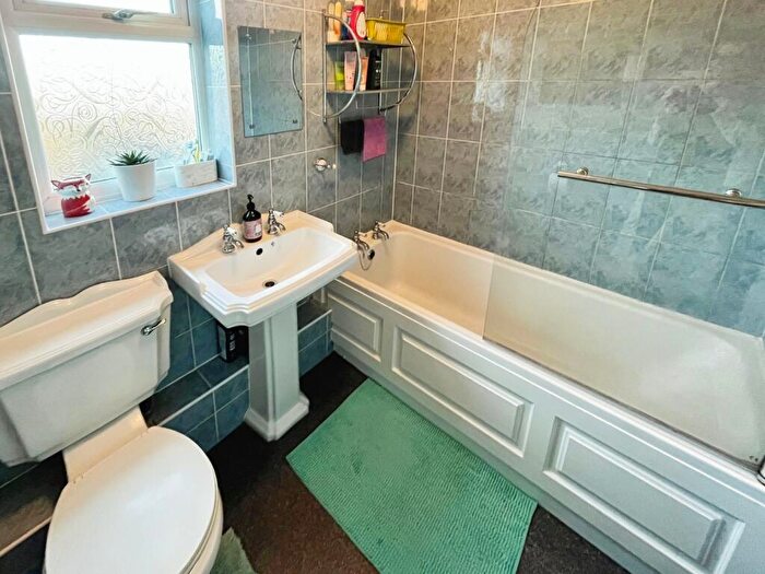 2 Bedroom Semi-Detached House For Sale In Warren Drive, Leicester, Leicestershire, LE4