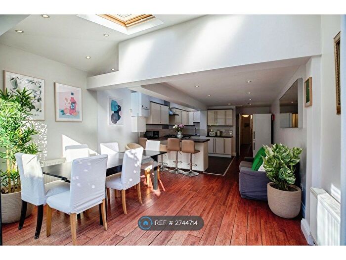 6 Bedroom Terraced House To Rent In Harberson Road, London, SW12