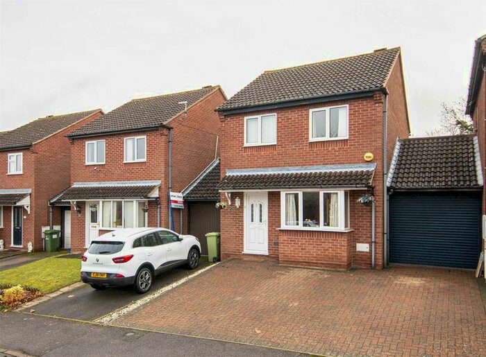 3 Bedroom Link Detached House To Rent In Attingham Hill, Great Holm, Milton Keynes, MK8