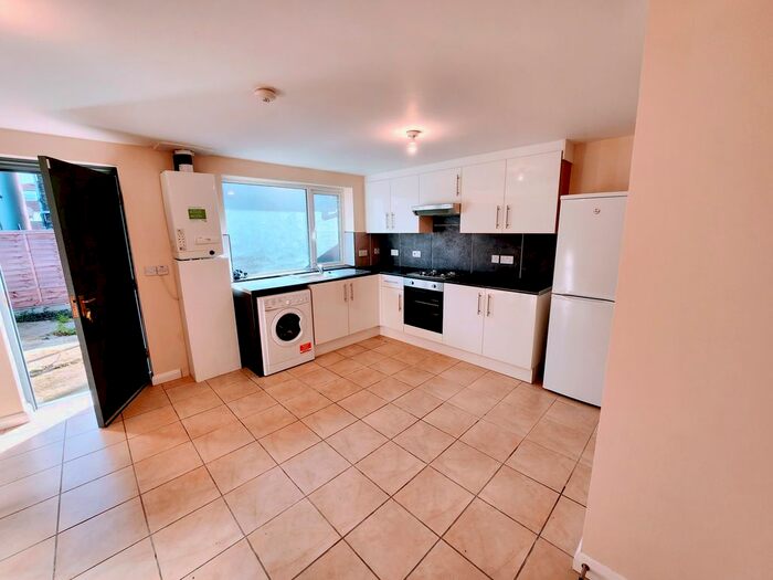 2 Bedroom Flat To Rent In Hertford Road, London, EN3