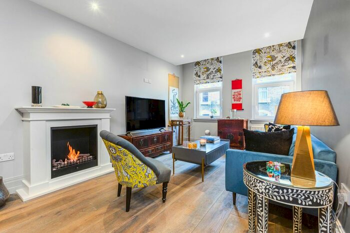 2 Bedroom Flat To Rent In The Quadrant, Richmond, Surrey, TW9