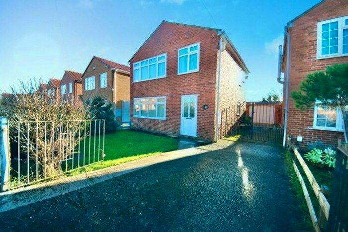 3 Bedroom Detached House To Rent In Whenby Grove, York, YO31