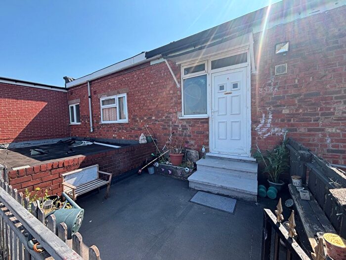 2 Bedroom Flat To Rent In Bushbury Lane, Wolverhampton, WV10