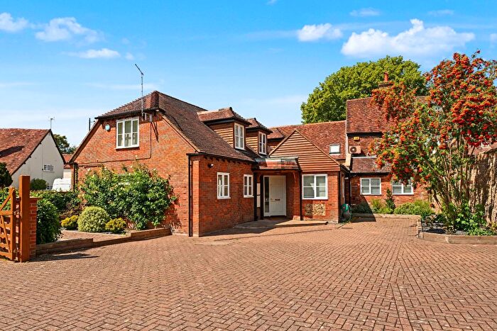3 Bedroom End Of Terrace House For Sale In South Street, Wendover, Aylesbury, HP22