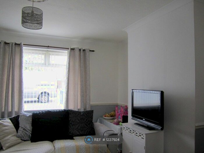 3 Bedroom Terraced House To Rent In Leigh Avenue, Widnes, WA8