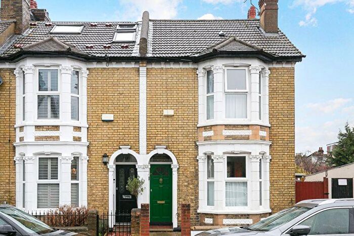 3 Bedroom End Of Terrace House For Sale In Churchill Road, South Croydon, CR2