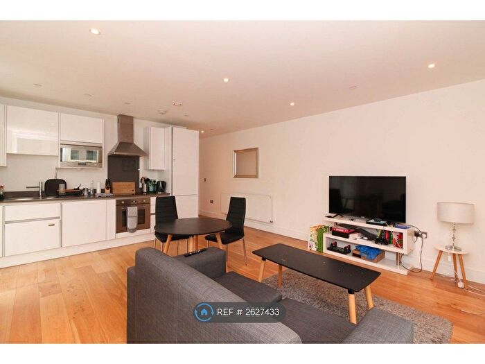 1 Bedroom Flat To Rent In Sovereign Tower, London, E16