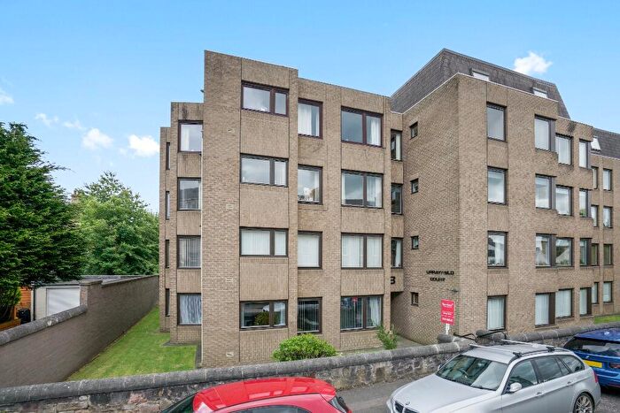2 Bedroom Flat To Rent In Western Gardens, Murrayfield, Edinburgh, EH12