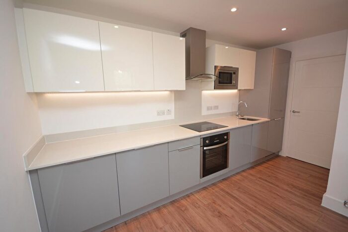 2 Bedroom Flat To Rent In Baddow Road, CM2