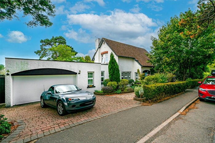 3 Bedroom Detached House For Sale In Furze Road, High Salvington, Worthing, West Sussex, BN13