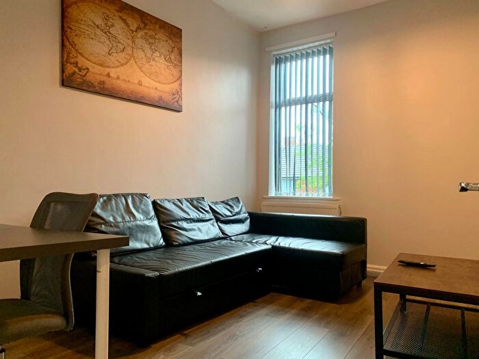 1 Bedroom Flat To Rent In Crumpsall Lane, Manchester, M8