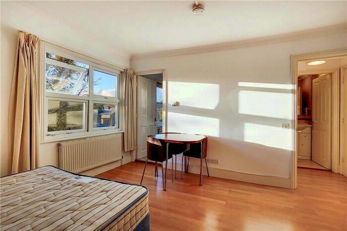 Studio To Rent In Windsor Road, Ealing, London W5