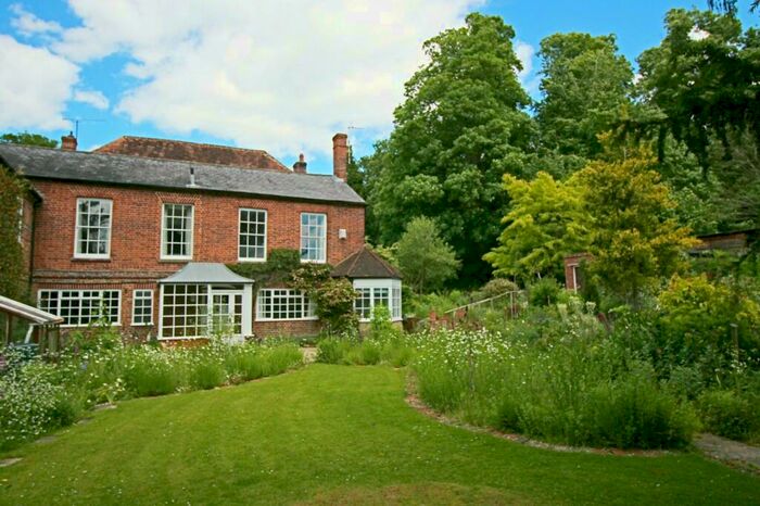 2 Bedroom House To Rent In Woolley Firs, SL6