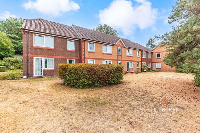 1 Bedroom Retirement Property For Sale In Wentworth Drive, Broadstone, BH18 - Photo 11