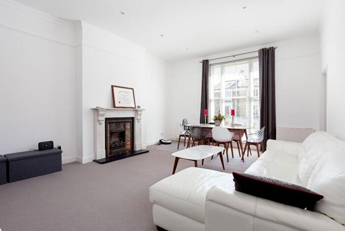 3 Bedroom Flat To Rent In Upper Park, Belsize Park, NW3