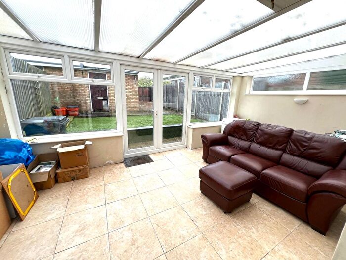 3 Bedroom End Of Terrace House For Sale In Conrad Close, Swindon, SN3