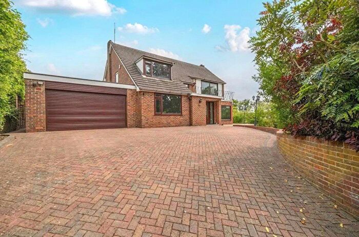 5 Bedroom Detached House For Sale In New Lane Hill, Tilehurst, Reading, RG30