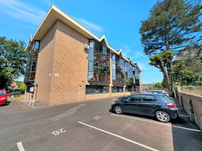 2 Bedroom Flat To Rent In Churchill House, London Road, Slough, SL3