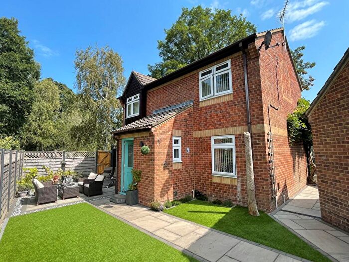 3 Bedroom Detached House For Sale In The Rushes, Marchwood, SO40