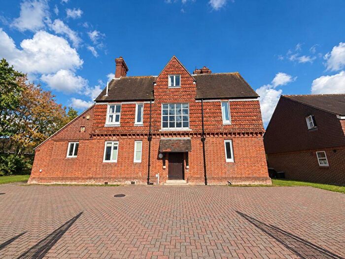1 Bedroom Flat To Rent In Church Road, Chichester, PO19
