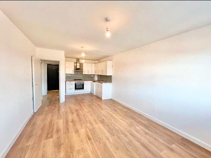 1 Bedroom Flat To Rent In Downs Road, Luton, LU1