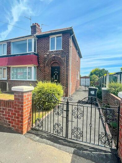 3 Bedroom Semi-Detached House To Rent In Scawthorpe Avenue, Scawthorpe, Doncaster, DN5
