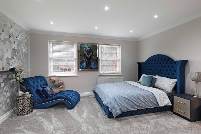 6 Bedroom Detached House For Sale In Templewood Lane, Farnham Common, SL2