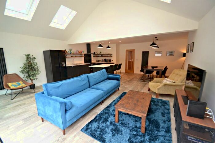 3 Bedroom Detached Bungalow To Rent In Broadstone, BH18