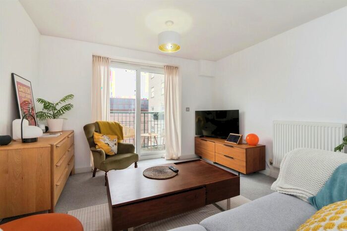 1 Bedroom Flat For Sale In Neptune Way, Southampton, SO14