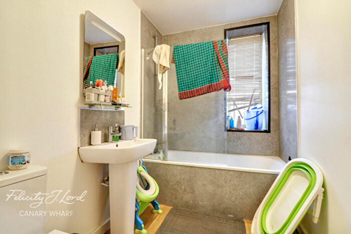 2 Bedroom Apartment To Rent In The Mission Building, London, E14