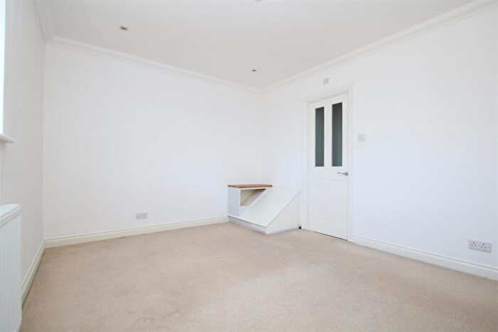 4 Bedroom Terraced House To Rent In Barnsnap Close, Horsham, RH12