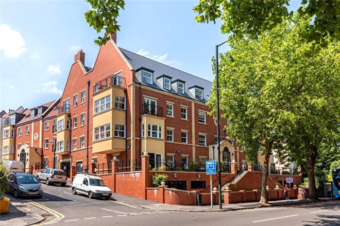 2 Bedroom Apartment For Sale In Cheltenham Road, Bristol, BS6