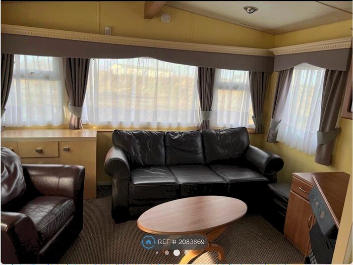 2 Bedroom Mobile/park Home To Rent In Great North Road, Welwyn Garden City, AL8