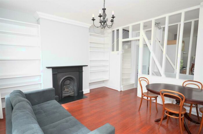 2 Bedroom Flat To Rent In Church Lane, N2