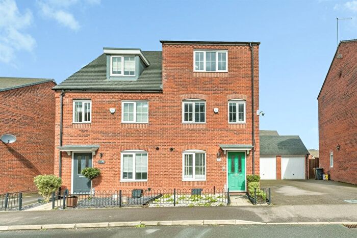 4 Bedroom Property For Sale In Mayfly Road, Northampton, NN4