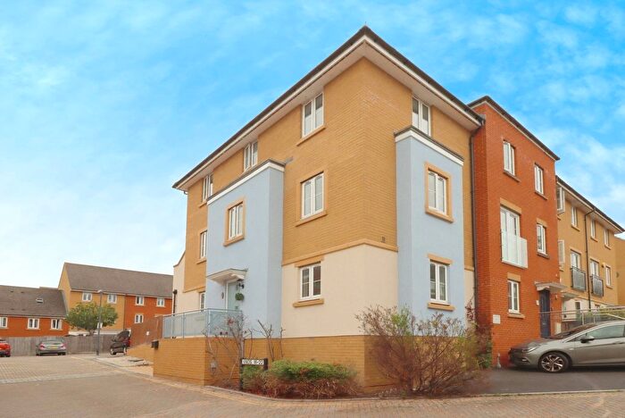 4 Bedroom End Of Terrace House For Sale In Loop Road, Mangotsfield, Bristol, BS16