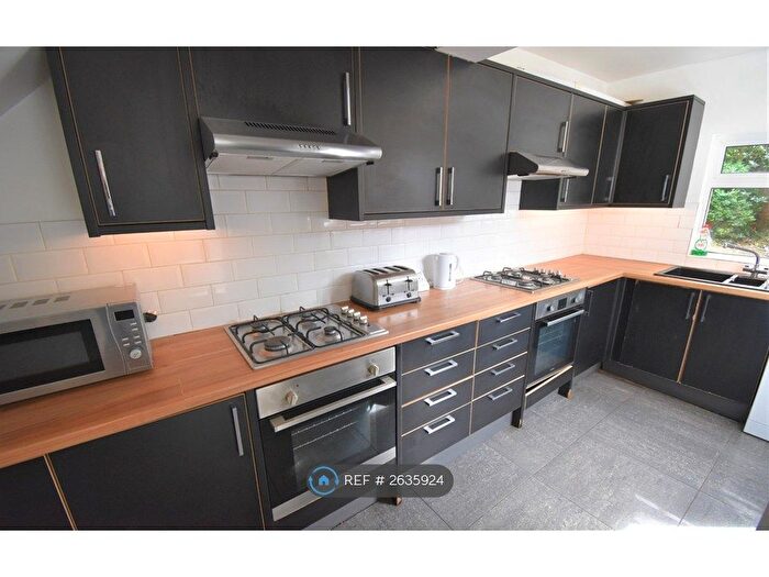 7 Bedroom Semi-Detached House To Rent In Wokingham Road, Reading, RG6