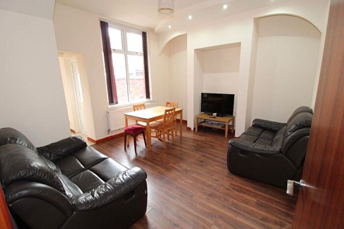 4 Bedroom Terraced House For Sale In Norris Street, Fulwood, Preston, Lancashire, PR2