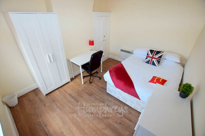 5 Bedroom Terraced House To Rent In Adams Avenue, Abington, Northampton, NN1