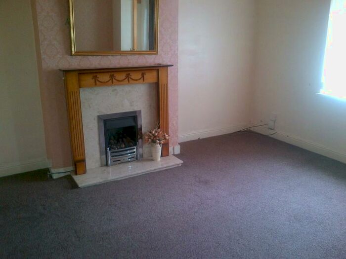 3 Bedroom Semi-Detached House To Rent In Spencer Road, BD7