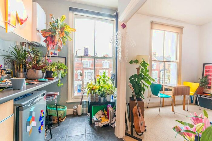 1 Bedroom Flat To Rent In Burma Road, Stoke Newington, London, N16