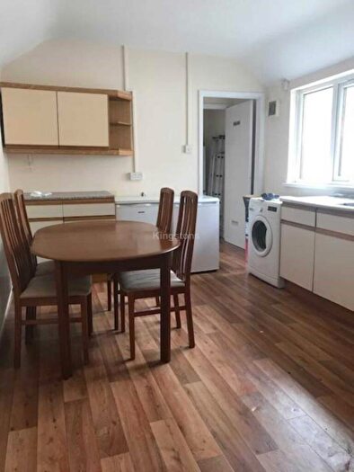 2 Bedroom Flat To Rent In Bedroom Flat At Lower Cathedral Road, Riverside, Cardiff, CF11