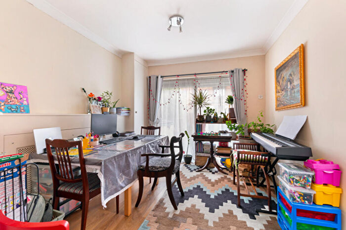 3 Bedroom Terraced House For Sale In Bordesley Road, Morden, SM4