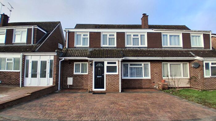 4 Bedroom Semi-Detached House For Sale In Blackstone Avenue, Eldene, Swindon, SN3