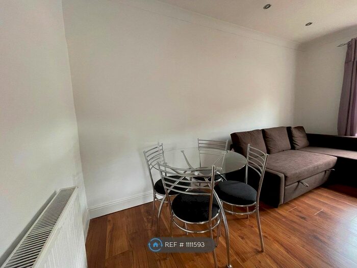 2 Bedroom Flat To Rent In Schawpark Avenue, Sauchie, Alloa FK10