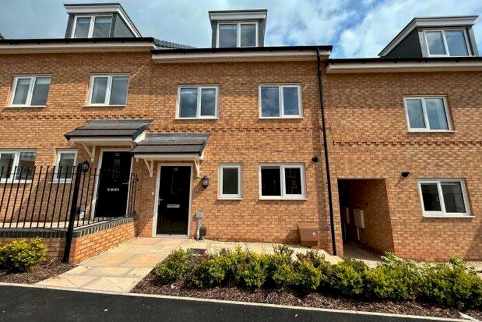 3 Bedroom Semi-Detached House To Rent In Harviston Avenue, Nottingham, NG4