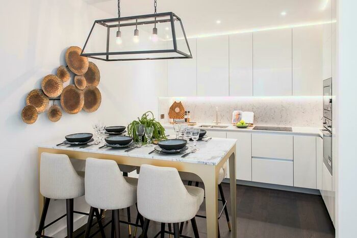 2 Bedroom Flat To Rent In The Residence, Charles Clowes Walk, London, SW11