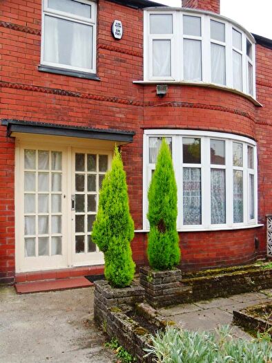 5 Bedroom Semi-Detached House To Rent In £. Pppw School Grove, Withington, M20